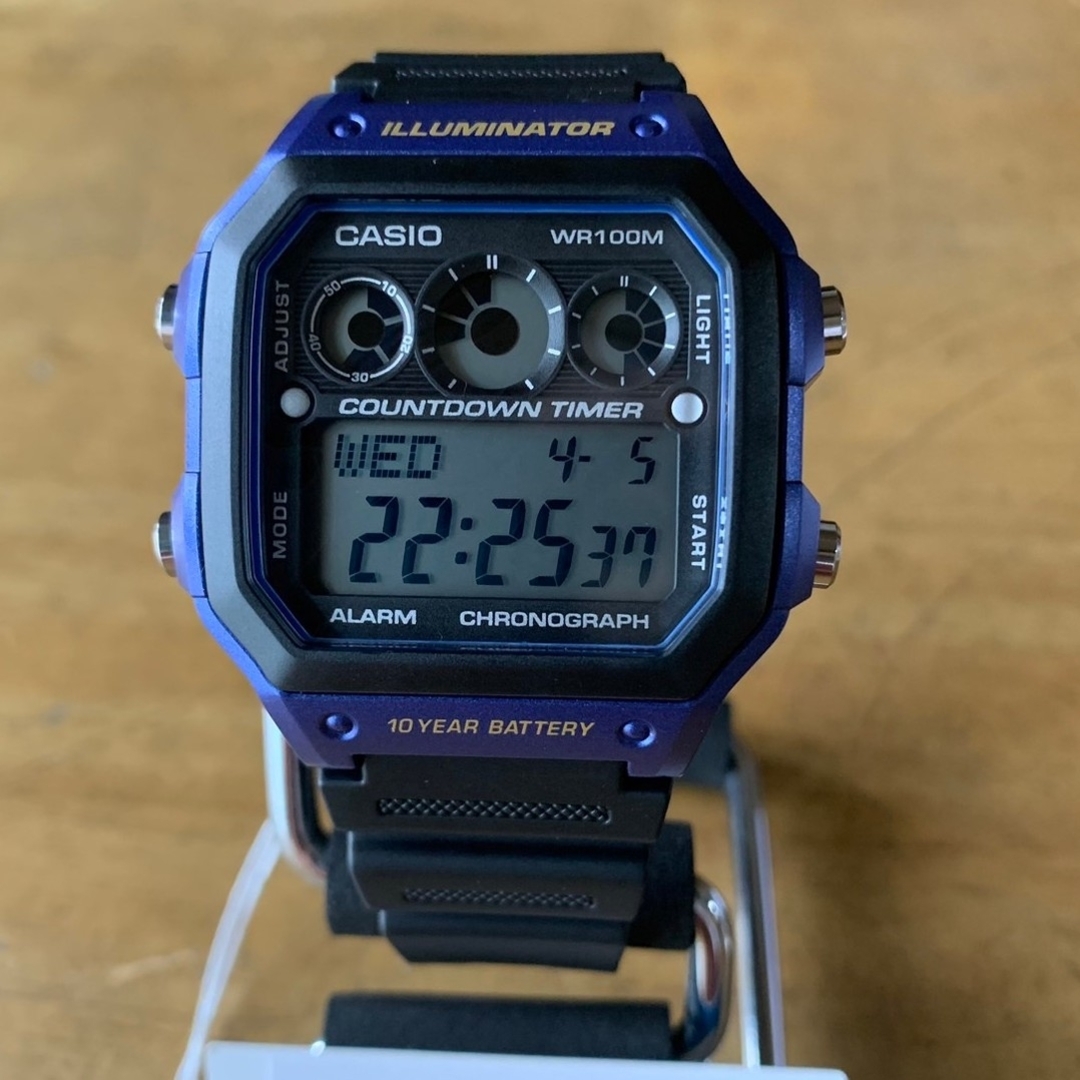 【新品】カシオ CASIO スタンダード 腕時計 AE-1300WH-2A