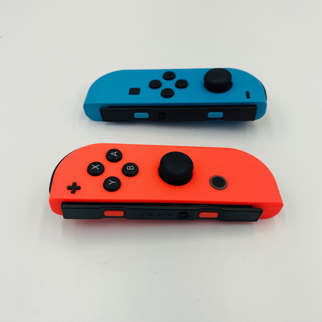 Nintendo Switch(ニンテンドースイッチ)のSwitch Joy-con ジョイコン コントローラー ネオンブルー レッド エンタメ/ホビーのゲームソフト/ゲーム機本体(その他)の商品写真