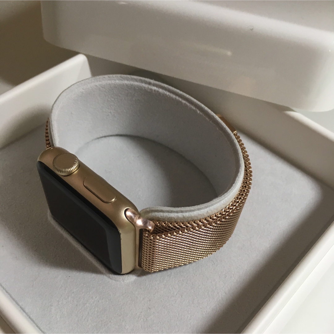 Apple Watch(アップルウォッチ)のApple Watch SPORT 人気色 Gold 38mm 超希少モデル スマホ/家電/カメラのスマートフォン/携帯電話(その他)の商品写真