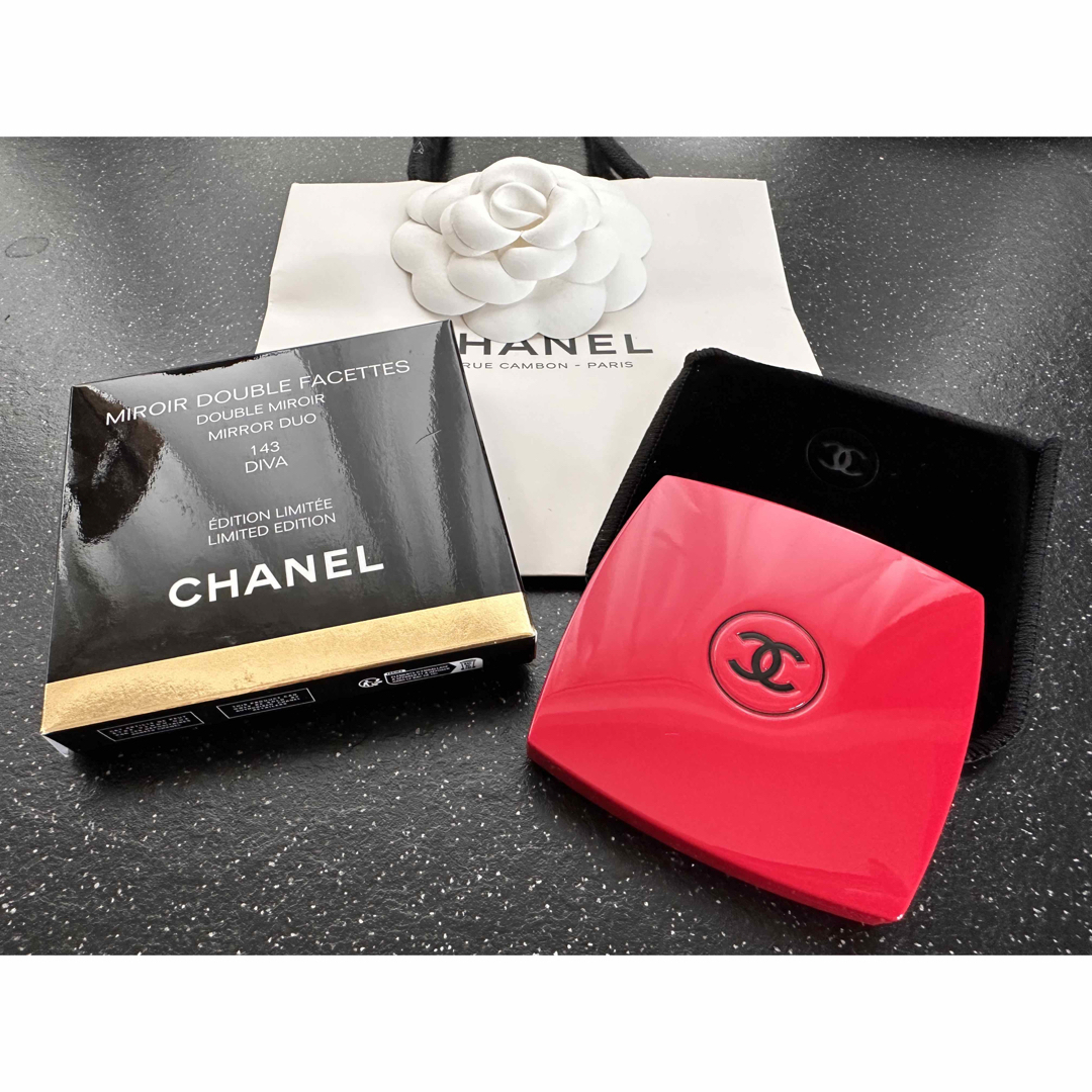 ミラー【パリ本店限定ショッパー&カメリア付き】CHANEL コンパクトミラー 143