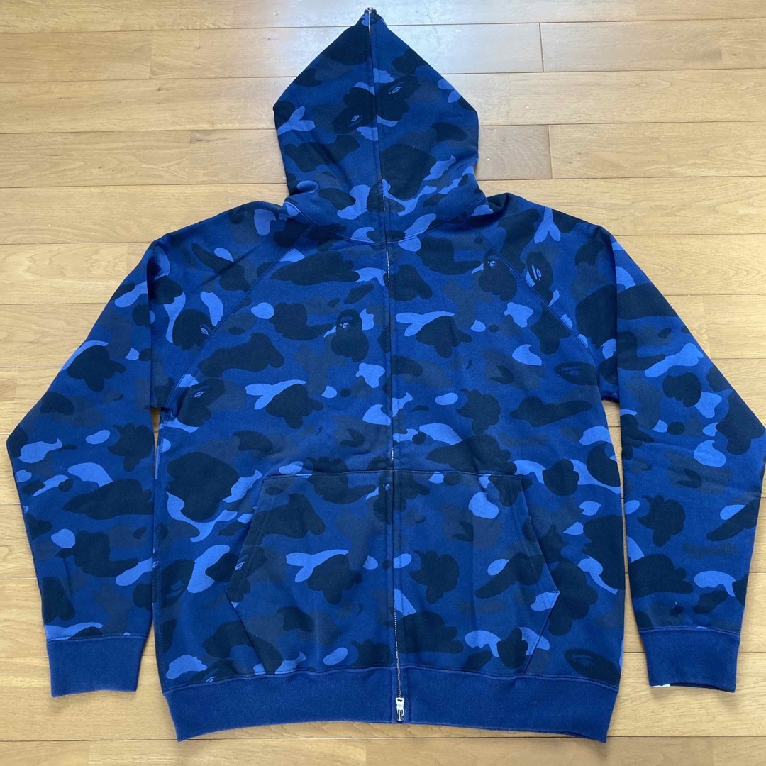 BAPE  迷彩パーカー　Lサイズファレル