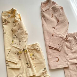 ユニクロ(UNIQLO)のcotton pajamas   キッズパジャマ　ベビーパジャマ　新品(パジャマ)