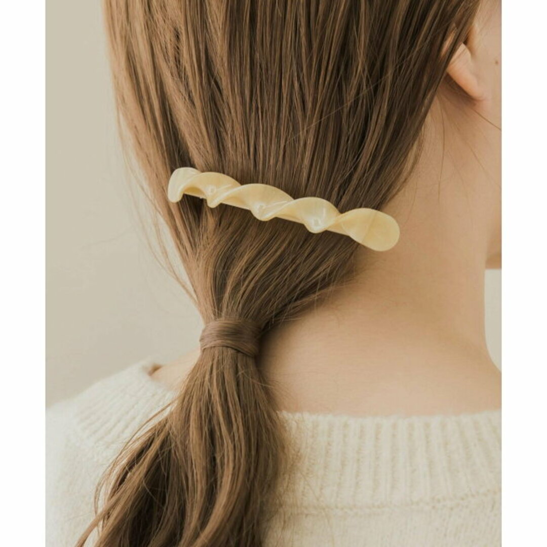 SMELLY(スメリー)の【BEG】ツイストバージュシバレッタ レディースのヘアアクセサリー(バレッタ/ヘアクリップ)の商品写真