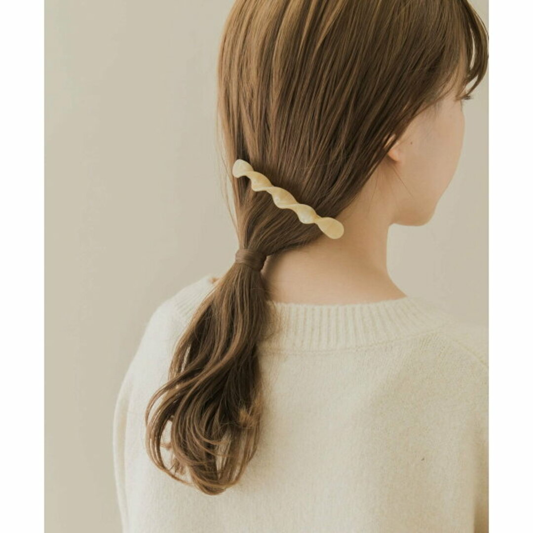 SMELLY(スメリー)の【BEG】ツイストバージュシバレッタ レディースのヘアアクセサリー(バレッタ/ヘアクリップ)の商品写真