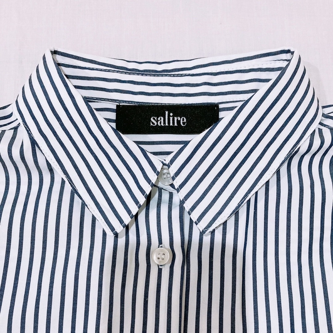 salire(サリア)の44 ︎︎︎︎❤︎ salire 紺×白 ストライプ シャツ ︎︎︎︎❤︎ レディースのトップス(シャツ/ブラウス(長袖/七分))の商品写真