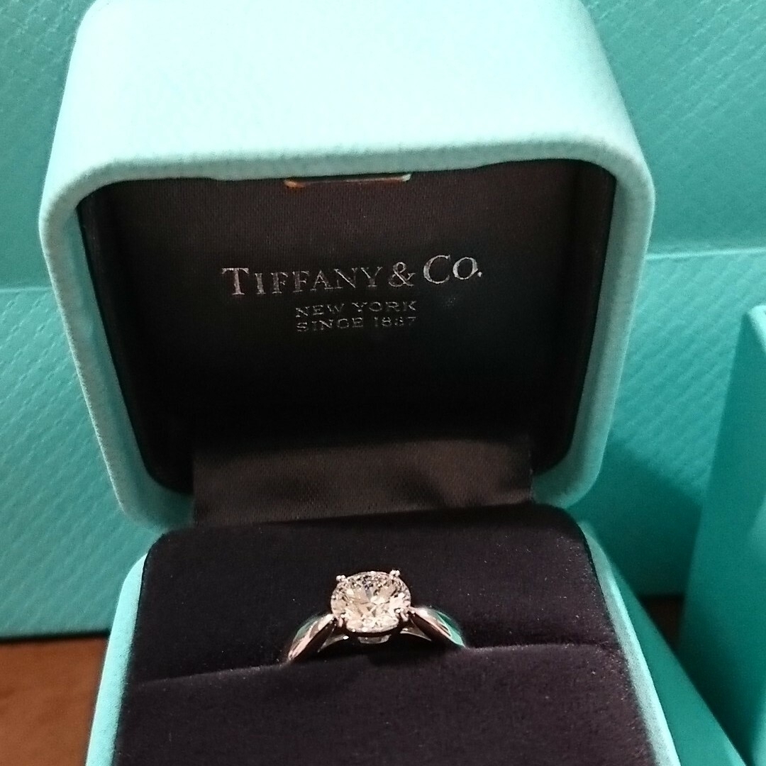 Tiffany & Co. - 1カラット ダイヤ マリッジリング ほぼ新品の Tiffany & Co. - 1カラット ダイヤ マリッジリング ほぼ新品の