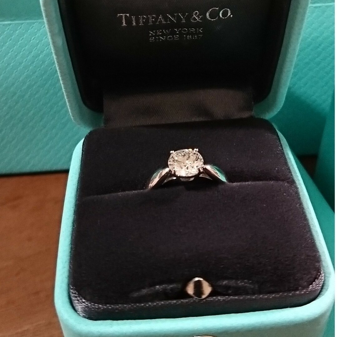 Tiffany & Co. - 1カラット ダイヤ マリッジリング ほぼ新品の Tiffany & Co. - 1カラット ダイヤ マリッジリング ほぼ新品の