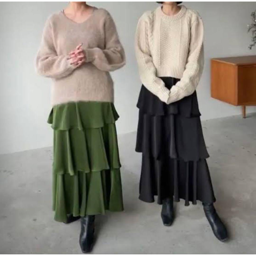 CLANE/クラネ】TIERED SATIN SKIRT-