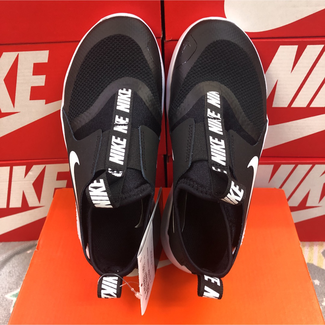 NIKE(ナイキ)のNIKE FLEX RUNNER 20.0cm 新品未使用 箱あり配送 キッズ/ベビー/マタニティのキッズ靴/シューズ(15cm~)(スニーカー)の商品写真