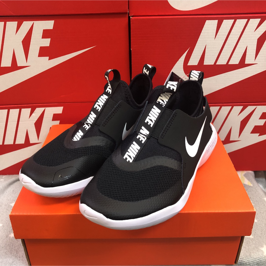 NIKE(ナイキ)のNIKE FLEX RUNNER 20.0cm 新品未使用 箱あり配送 キッズ/ベビー/マタニティのキッズ靴/シューズ(15cm~)(スニーカー)の商品写真