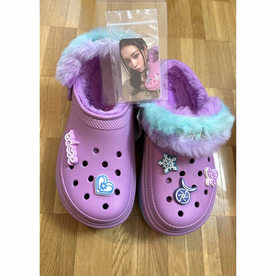 aespa × crocs クロックス　Winter ウィンター トレカ付　24 | フリマアプリ ラクマ