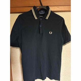 フレッドペリー(FRED PERRY)の【フレッドペリー】イギリス製M12ブラック×ゴールド　刺繍ロゴ　半袖ポロシャツ(ポロシャツ)