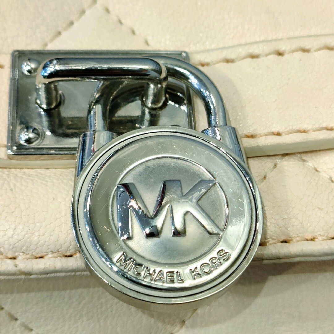 Michael Kors(マイケルコース)の匿名配送 マイケルコース レザー キルティング バッグ ホワイト チェーンバッグ レディースのバッグ(ショルダーバッグ)の商品写真