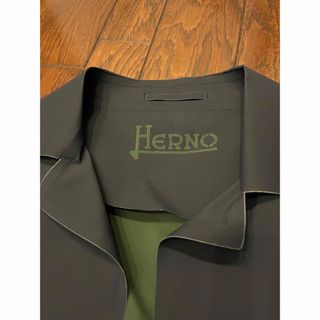 ヘルノ(HERNO)のヘルノコート　訳あり(トレンチコート)