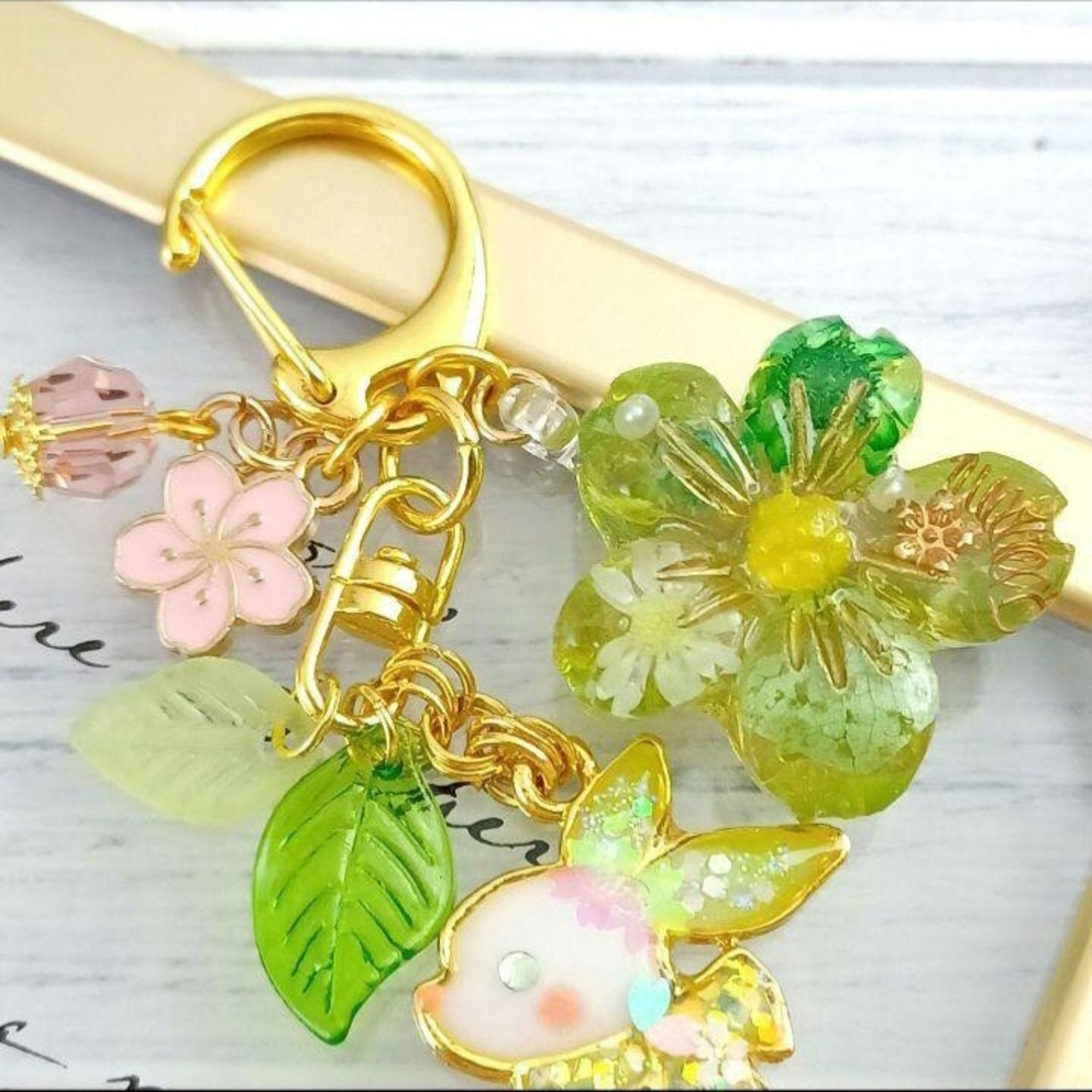 桜ウサギ♡オルゴナイト ペリドット レジンキーホルダー ハンドメイド 桜ウサギ♡オルゴナイト ペリドット レジンキーホルダー ハンドメイド