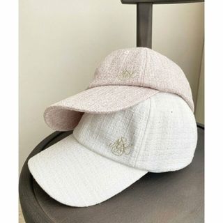 マジェスティックレゴン(MAJESTIC LEGON)の【ピンク】ツイードロゴ刺繍CAP(キャップ)