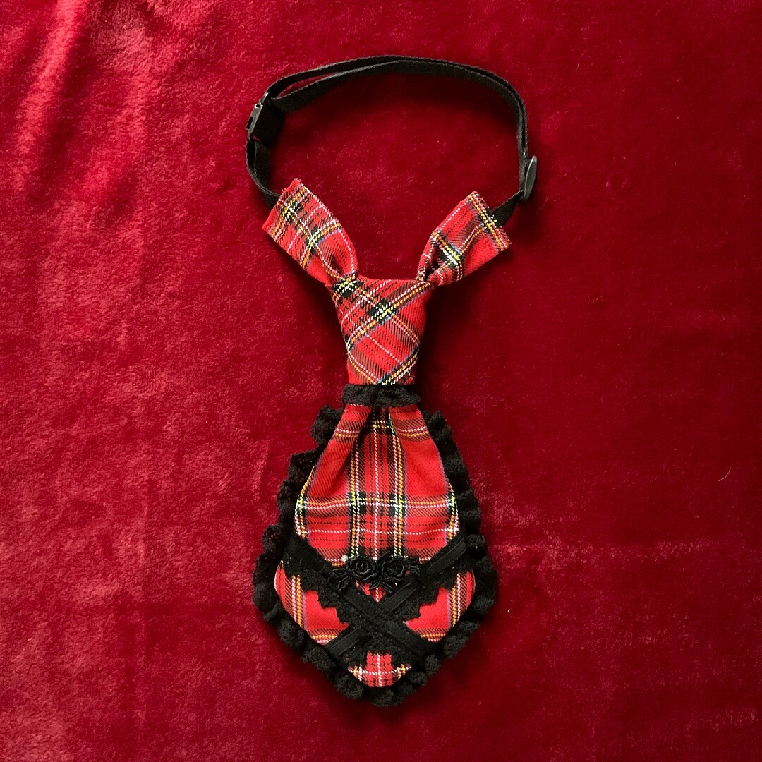 【まゆぅさま専用】タータンチェックのヘッドドレス&ミニネクタイ 赤×黒 ハンドメイドのアクセサリー(その他)の商品写真