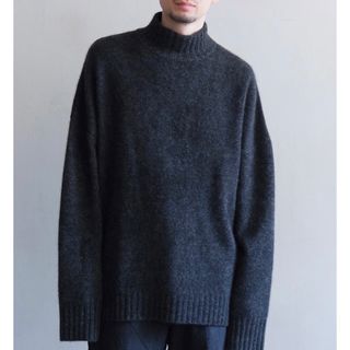 コモリ(COMOLI)のyindigo am CASHMERE HIGH COLLAR(ニット/セーター)