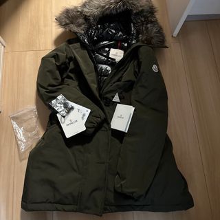 MONCLER  リアルファーダウンコートフードフードあり