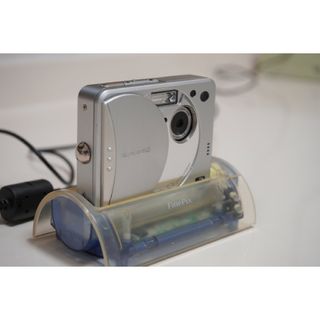 フジフイルム(富士フイルム)のフジフイルム FinePix 50i (シルバー)(コンパクトデジタルカメラ)