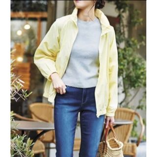 ユニクロ(UNIQLO)の(新品)UNIQLOナイロンジャケット★Lサイズ大きめ★イエロー★gu,gap(ナイロンジャケット)