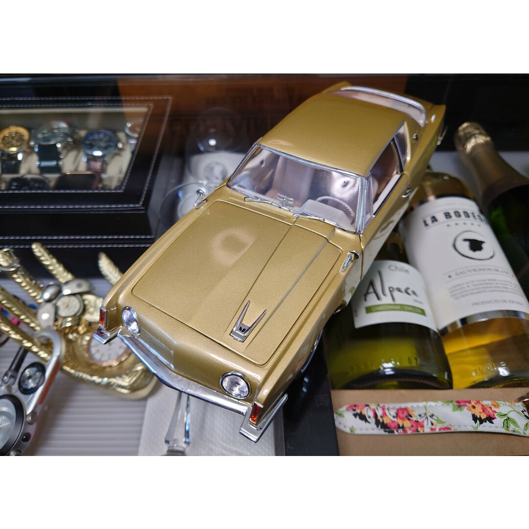 1/18 スチュードベーカー・アヴァンティ 1963 Avanti ゴールド