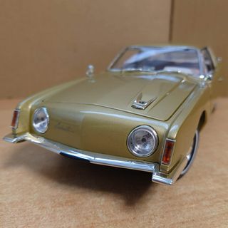 1/18 スチュードベーカー・アヴァンティ 1963 Avanti ゴールド