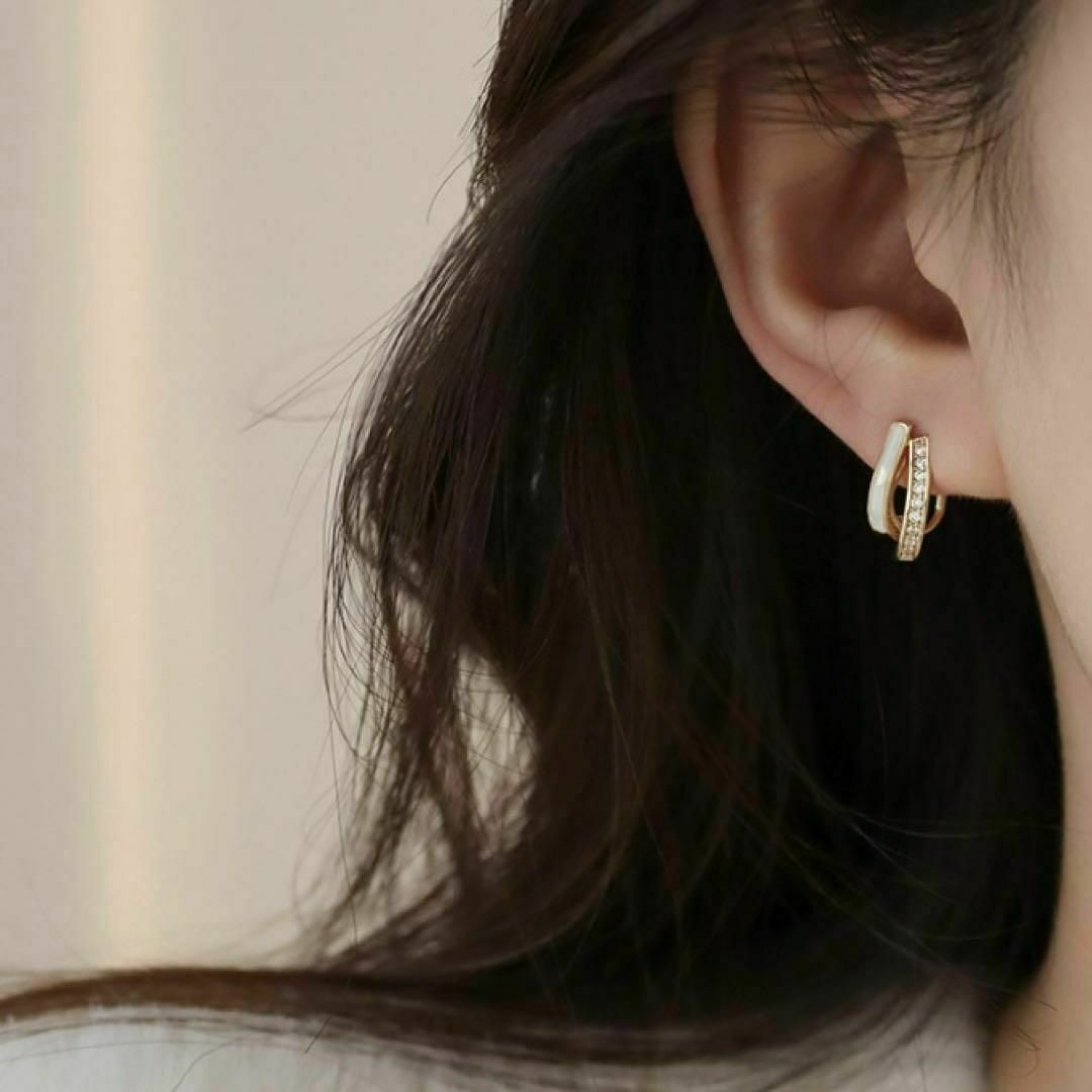 ビジュー シェル ホワイト 韓国 ゴールド 上品 痛くない イヤリング 高級感