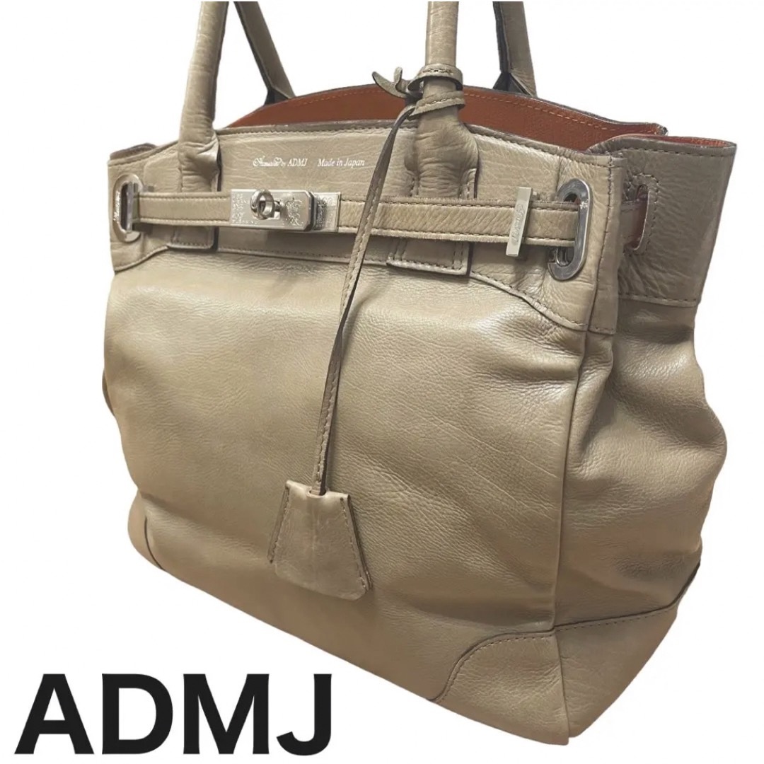 A.D.M.J.(エーディーエムジェイ)の希少　A.D.M.J. トートバッグ　鍵チャーム　キーチャーム　大人気デザイン レディースのバッグ(トートバッグ)の商品写真