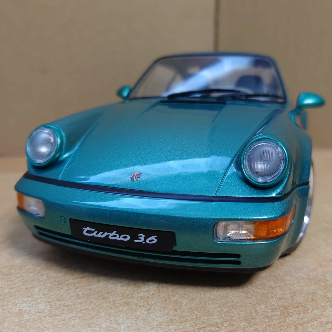 1/18 ポルシェ 964 ターボ 1991 グリーン Porsche ソリド製
