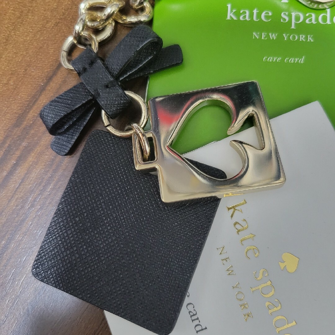 kate spade new york(ケイトスペードニューヨーク)のkate spade  チャームホルダー レディースのファッション小物(キーケース)の商品写真