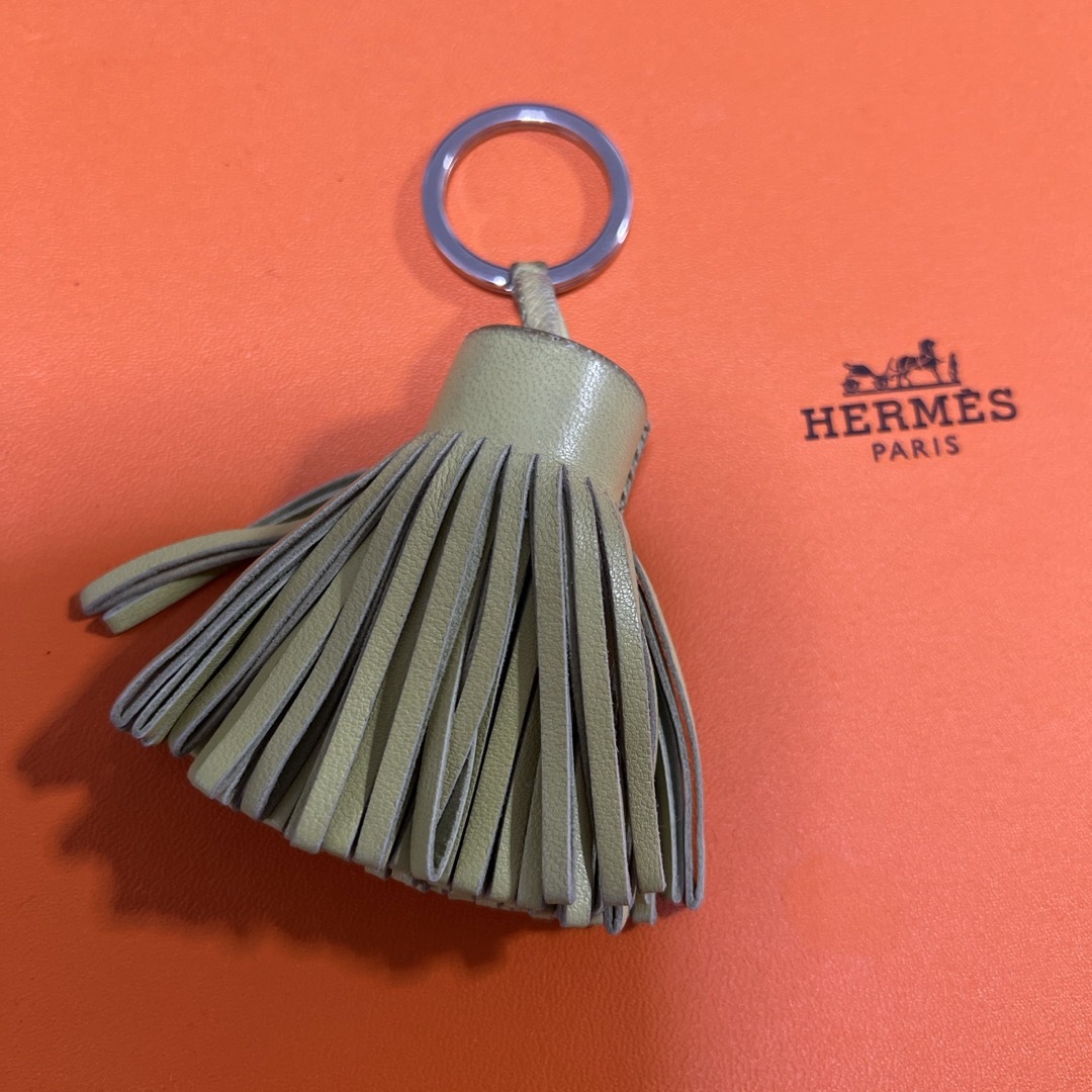 正規店購入　エルメス　HERMES カルメン　キーリング　バッグチャーム