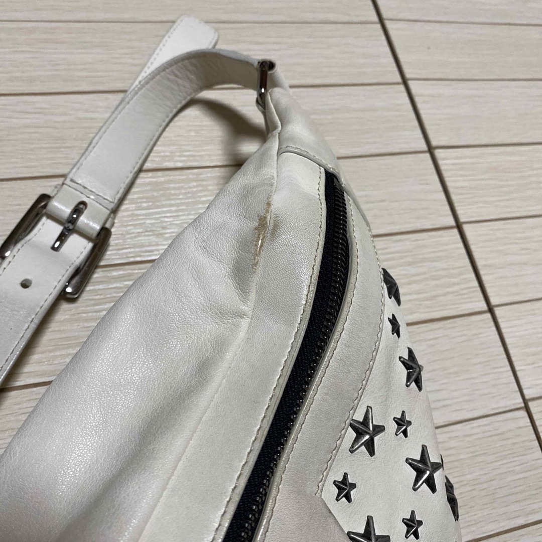 ジミーチュウJIMMY CHOOレザーボディバッグ白 ジミーチュウJIMMY CHOOレザーボディバッグ白
