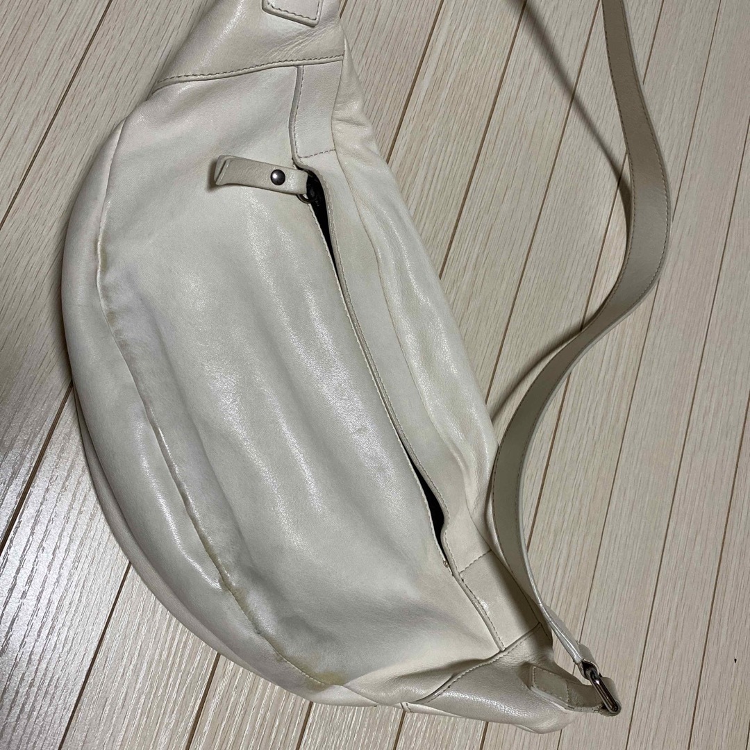ジミーチュウJIMMY CHOOレザーボディバッグ白 ジミーチュウJIMMY CHOOレザーボディバッグ白