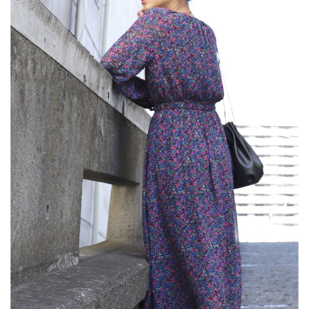 難あり ロングワンピース 花柄 パープル系 シフォン レディースのワンピース(ロングワンピース/マキシワンピース)の商品写真