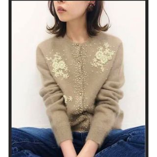 イエナ(IENA)のイエナ  アンゴラ刺繍ビーズカーディガン　パール　IENA ニットカーディガン(カーディガン)