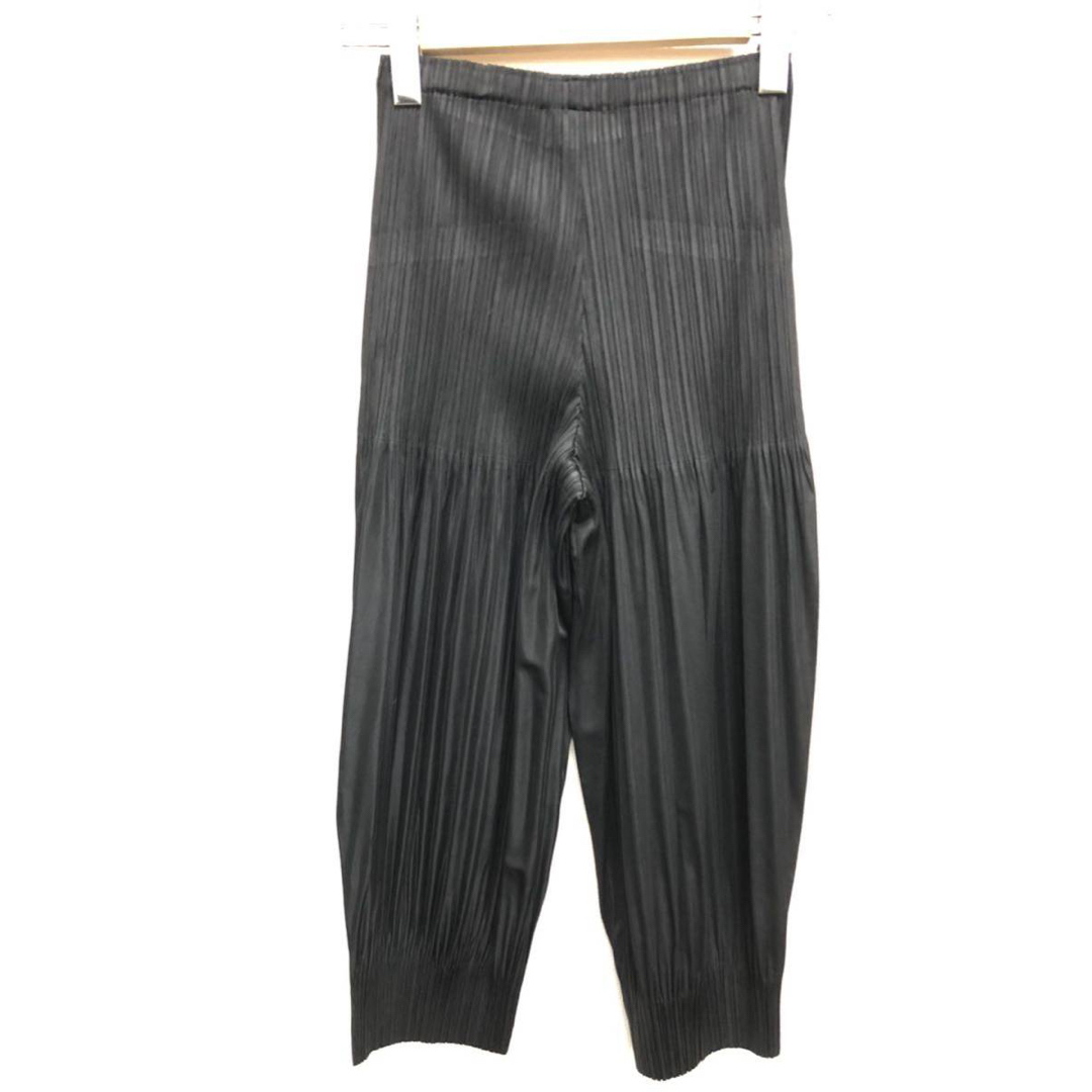 PLEATS PLEASE ISSEY MIYAKE パンツ　黒