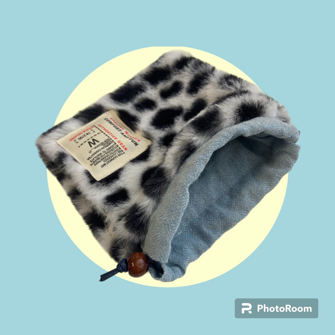 ファー巾着⭐️もこもこ巾着袋 ハンドメイドのファッション小物(ポーチ)の商品写真