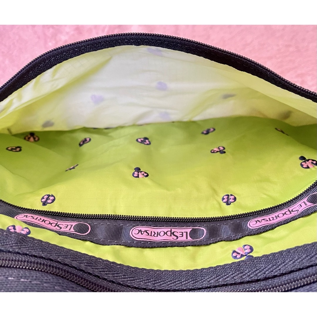 LeSportsac(レスポートサック)の未使用に近い美品✨　レスポ　グリーン　てんとう虫柄　DXショルダーバッグ レディースのバッグ(ショルダーバッグ)の商品写真