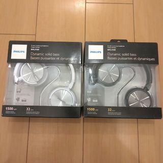 フィリップス(PHILIPS)の★未使用★　フィリップス　ヘッドホン　2色セット(ヘッドフォン/イヤフォン)