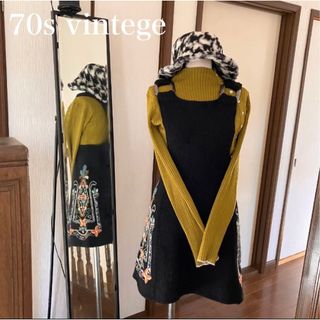 70s vintege  黒地に豪華なフランス刺繍がキャッチー　ニットジャンスカ(その他)