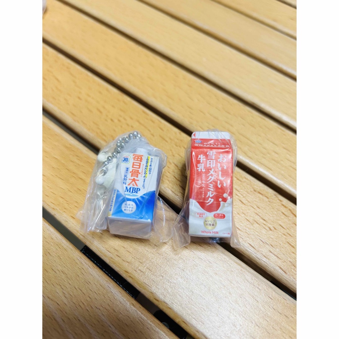 雪印メグミルク(ユキジルシメグミルク)の雪印メグミルク ミニチュアチャーム 乳飲料シリーズ ガチャ エンタメ/ホビーのフィギュア(その他)の商品写真