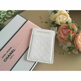 シャネル(CHANEL)の★CHANEL★カードケース★ココクラッシュ★ホワイト★ノベルティ★送料込み(名刺入れ/定期入れ)