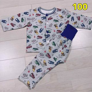 シマムラ(しまむら)の★美品★しまむら　キルトパジャマ　トミカ　長袖長ズボン　100cm ボタン式(パジャマ)