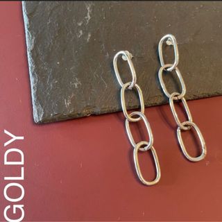 ゴールディ(GOLDY)のGOLDY ピアス　ゴールディ　チェーン　シルバー　ロングピアス　(ピアス)