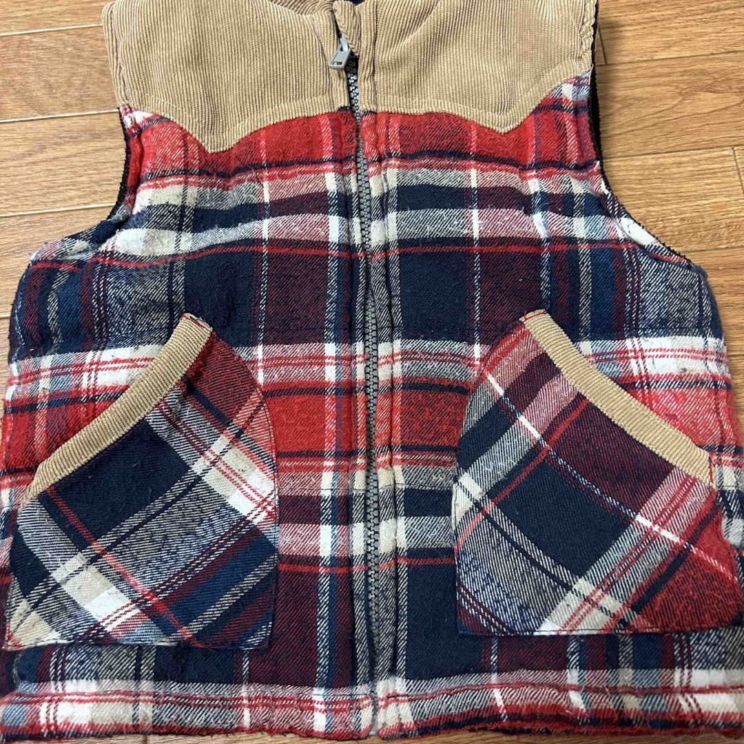 キッズアウター　120cmベスト キッズ/ベビー/マタニティのキッズ服男の子用(90cm~)(ジャケット/上着)の商品写真