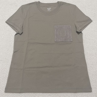【新品・未使用】エルメス Tシャツ 刺繍入りポケット エトゥープ 2023AW
