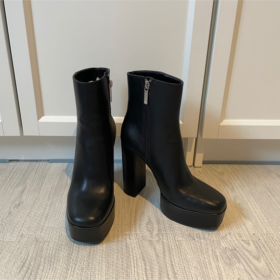 ZARA - ZARA ブラック ハイヒールブーツ 37の通販 by yukacloset|ザラ ... ZARA レザープラットフォームアンクルブーツ 37サイズ ブラック