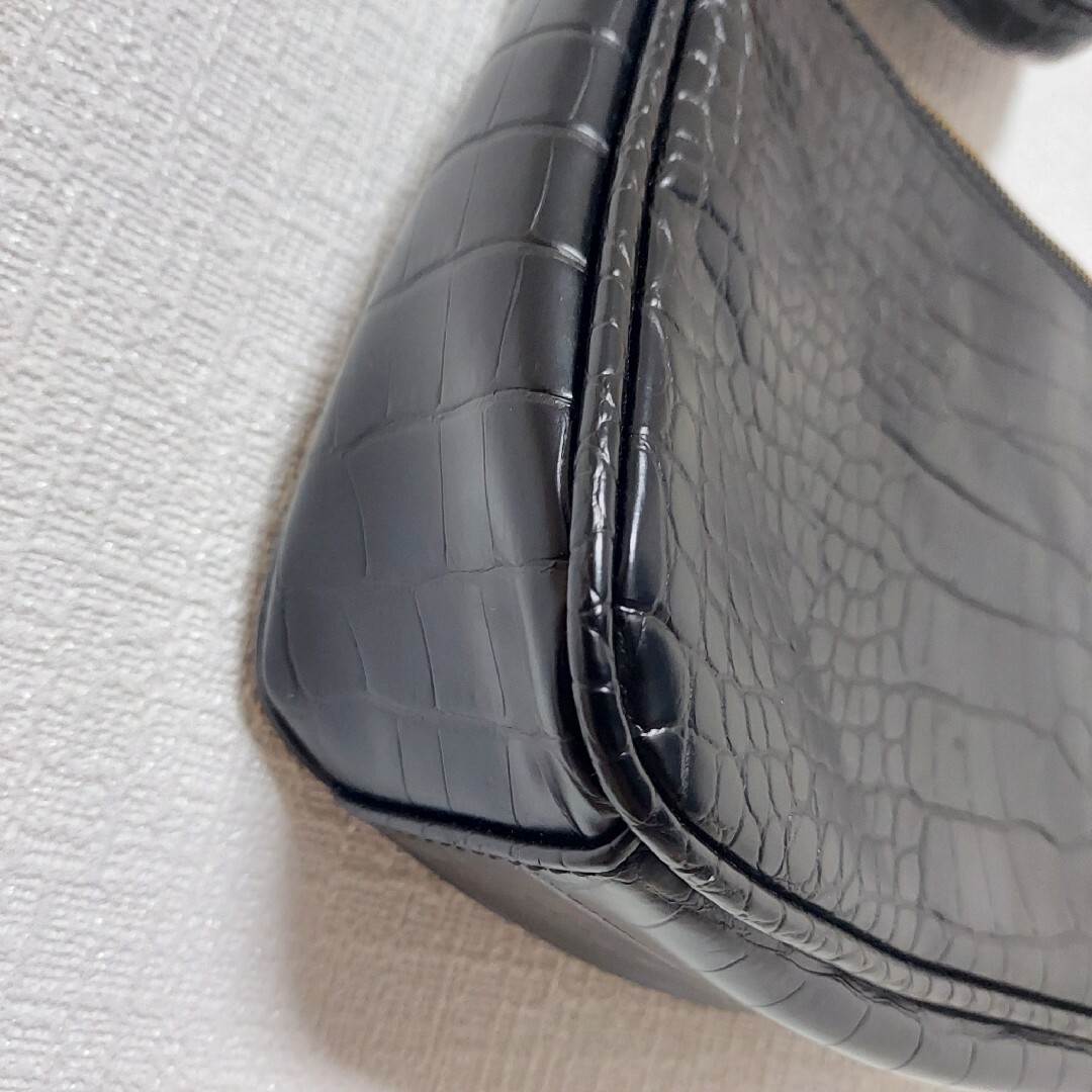 Casselini(キャセリーニ)のキャセリーニ ショルダーバック 高級感あり 黒 レディース コンパクト オシャレ レディースのバッグ(ショルダーバッグ)の商品写真