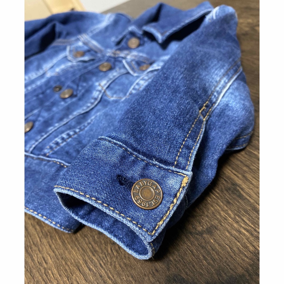 babyGAP(ベビーギャップ)のデニムジャケット 12-18m（80サイズ） キッズ/ベビー/マタニティのベビー服(~85cm)(ジャケット/コート)の商品写真